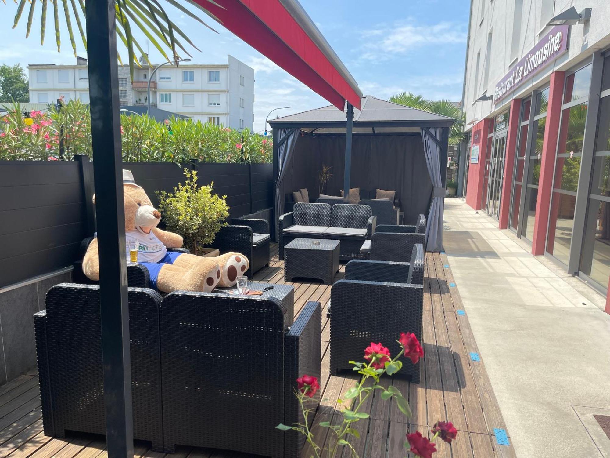 Brit Hotel Brive La Gaillarde - Restaurant La Limousine Malemort Bagian luar foto