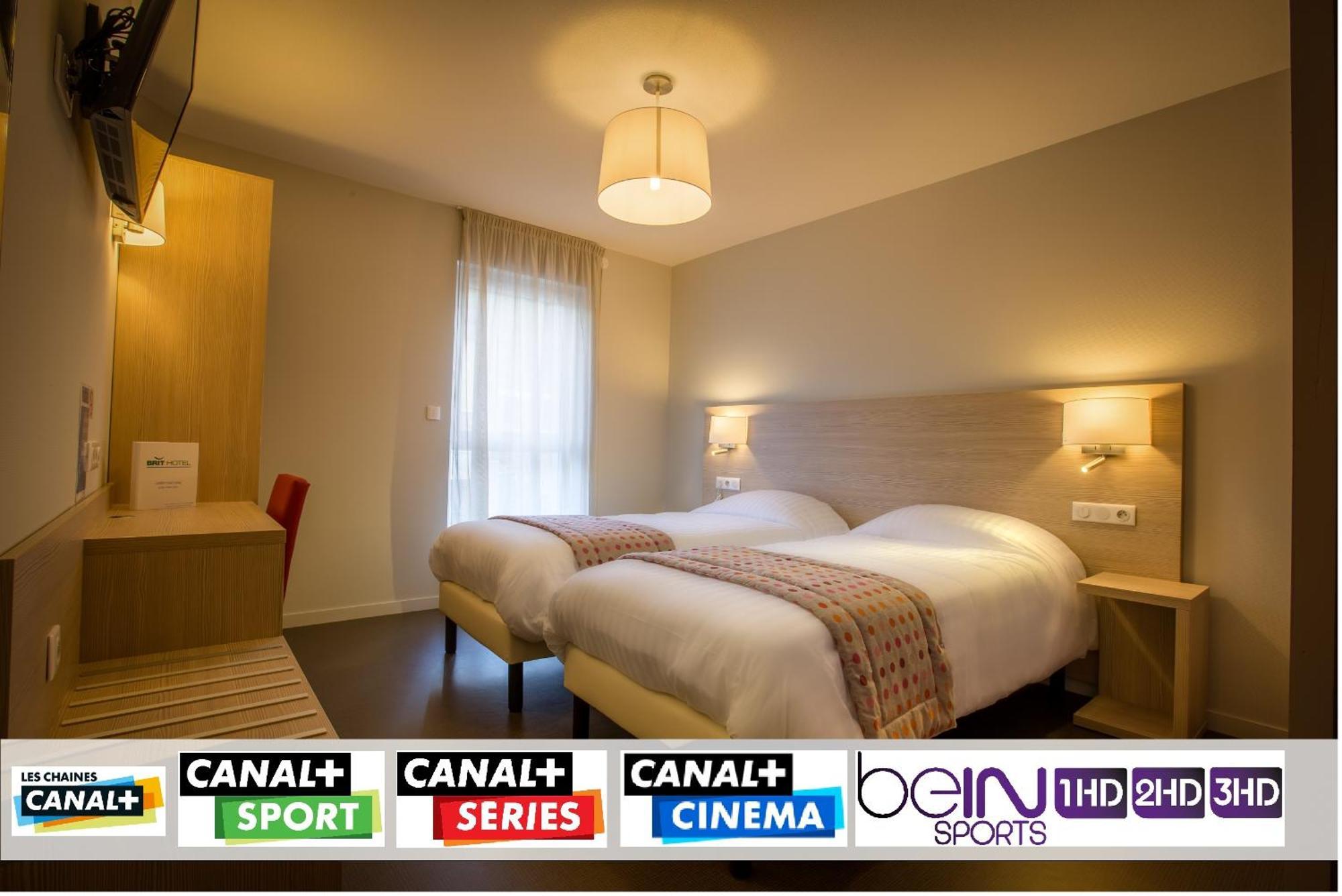 Brit Hotel Brive La Gaillarde - Restaurant La Limousine Malemort Bagian luar foto