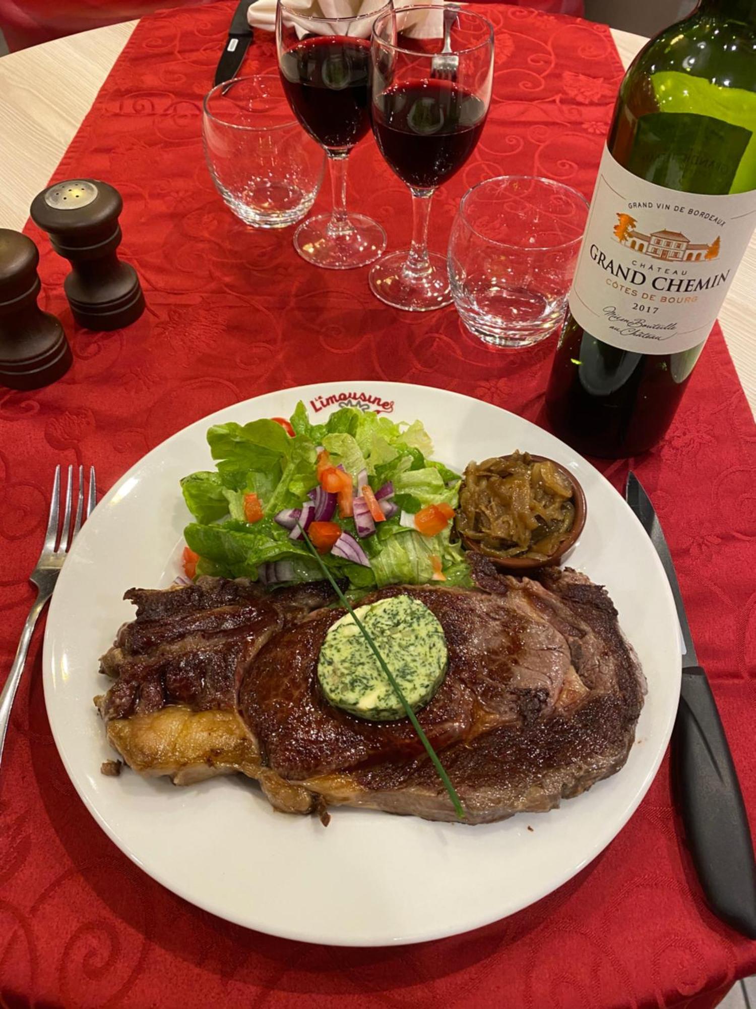Brit Hotel Brive La Gaillarde - Restaurant La Limousine Malemort Bagian luar foto